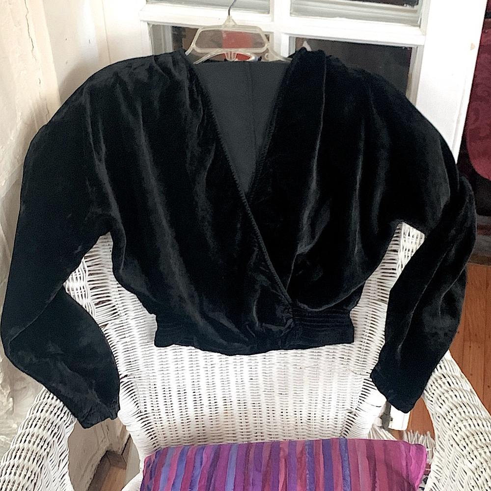 Vintage Black Velvet V neck Bat Wing sleeves top, 1980s by Carole Little Sz. 8